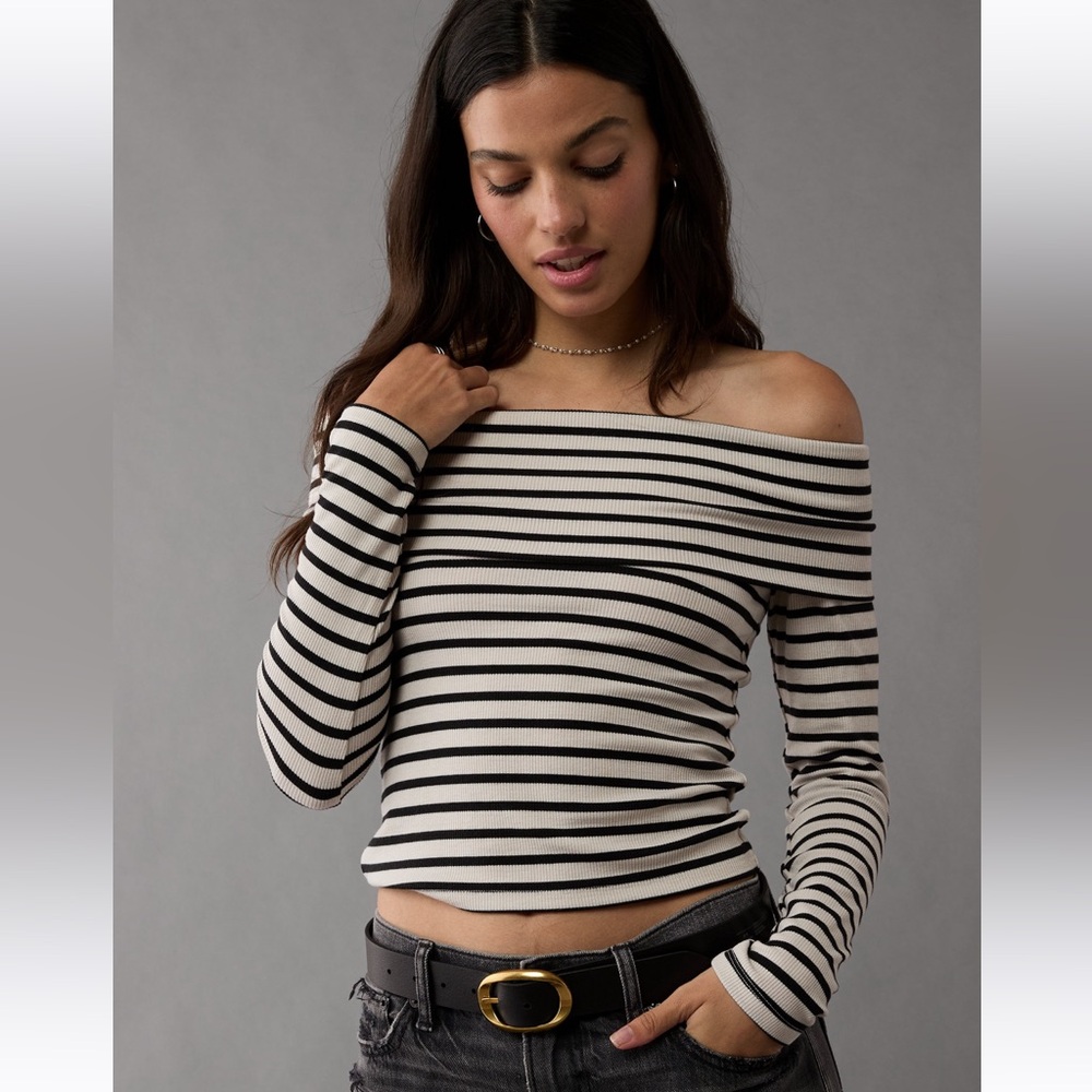 AE off-the-shoulder long-sleeve top